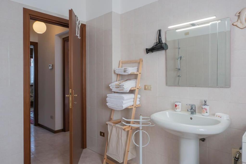Le Rose Appartement Venegono Superiore Buitenkant foto