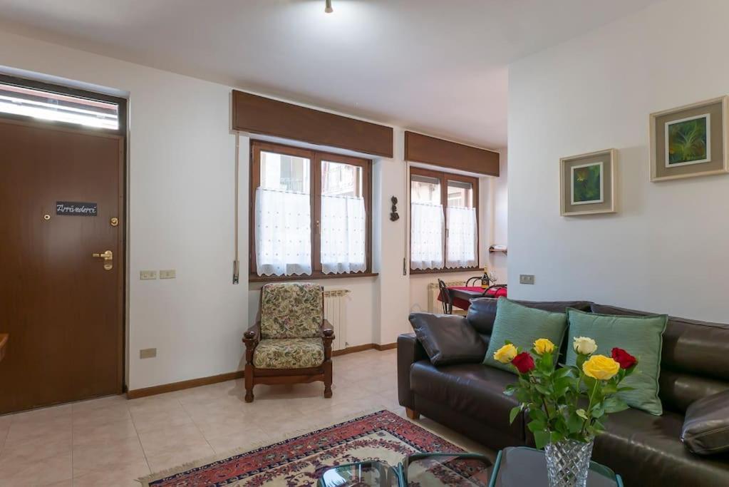Le Rose Appartement Venegono Superiore Buitenkant foto